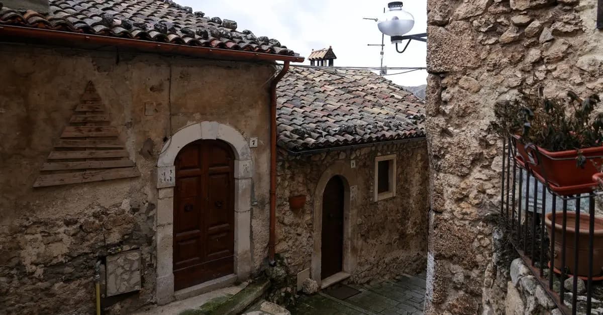 10 Destinazioni Sconosciute da Scoprire in Italia: Luoghi Nascosti