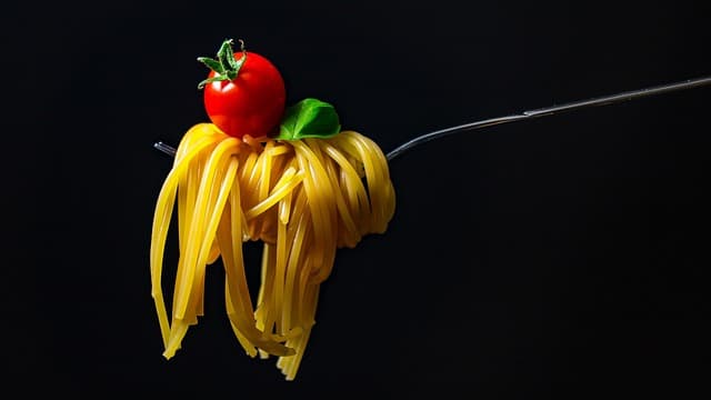 10 Ristoranti da Provare durante i Tuoi Viaggi