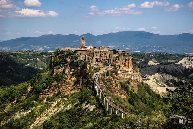 10 Destinazioni Sconosciute da Scoprire in Italia