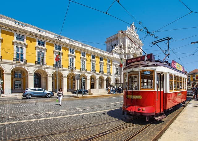 Guida Completa alle Stazioni di Treno più Affascinanti d'Europa